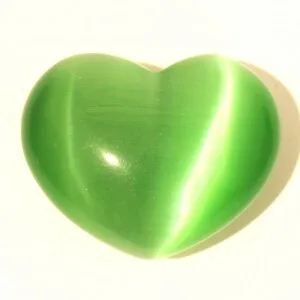 Green Cat Eye Heart Carving [Small]